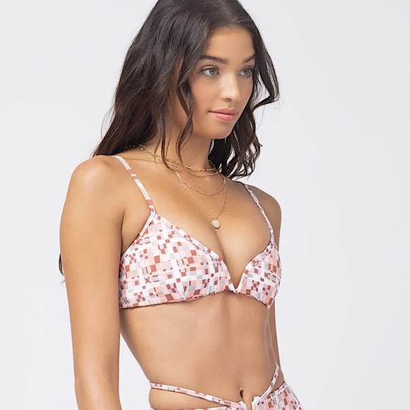 l*space Helena | Camacho Bikini Set in Block Party - Picture 4 of 9